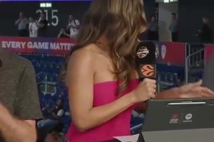 真的是本尊！名场面：美女女主持见到皮蓬，忍不住想要与其拥抱！