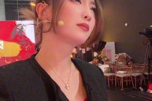 女主持佳依不解：谁能告诉我为什么东契奇最后不投？