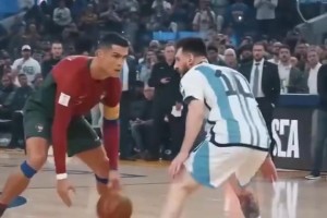 画面还挺喜感~网友AI制作C罗和梅西打篮球，并有C罗招牌庆祝